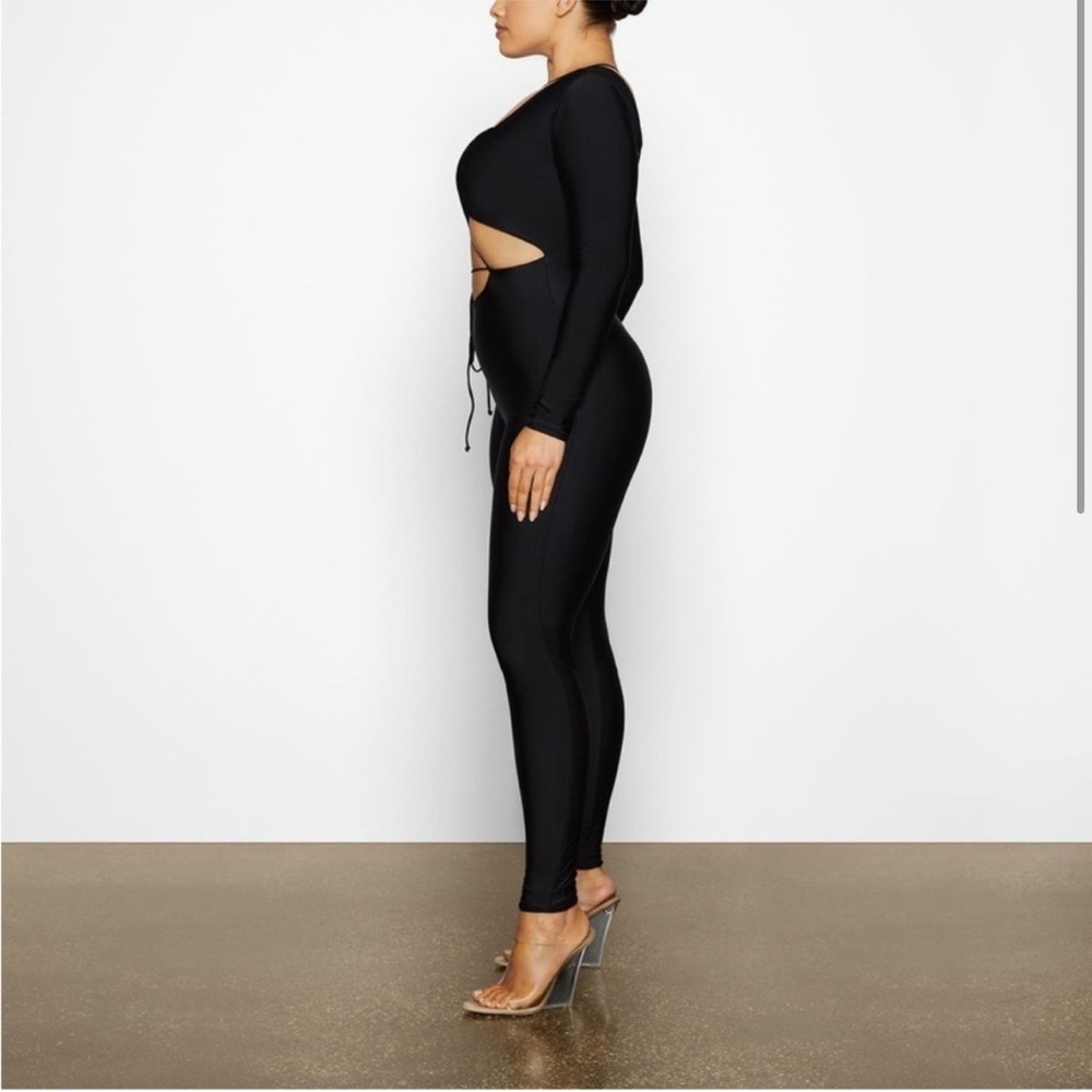 SKIMS Lace-Up‎ Catsuit Jumpsuit One Piece in black NWOT - Picture 7 of 9